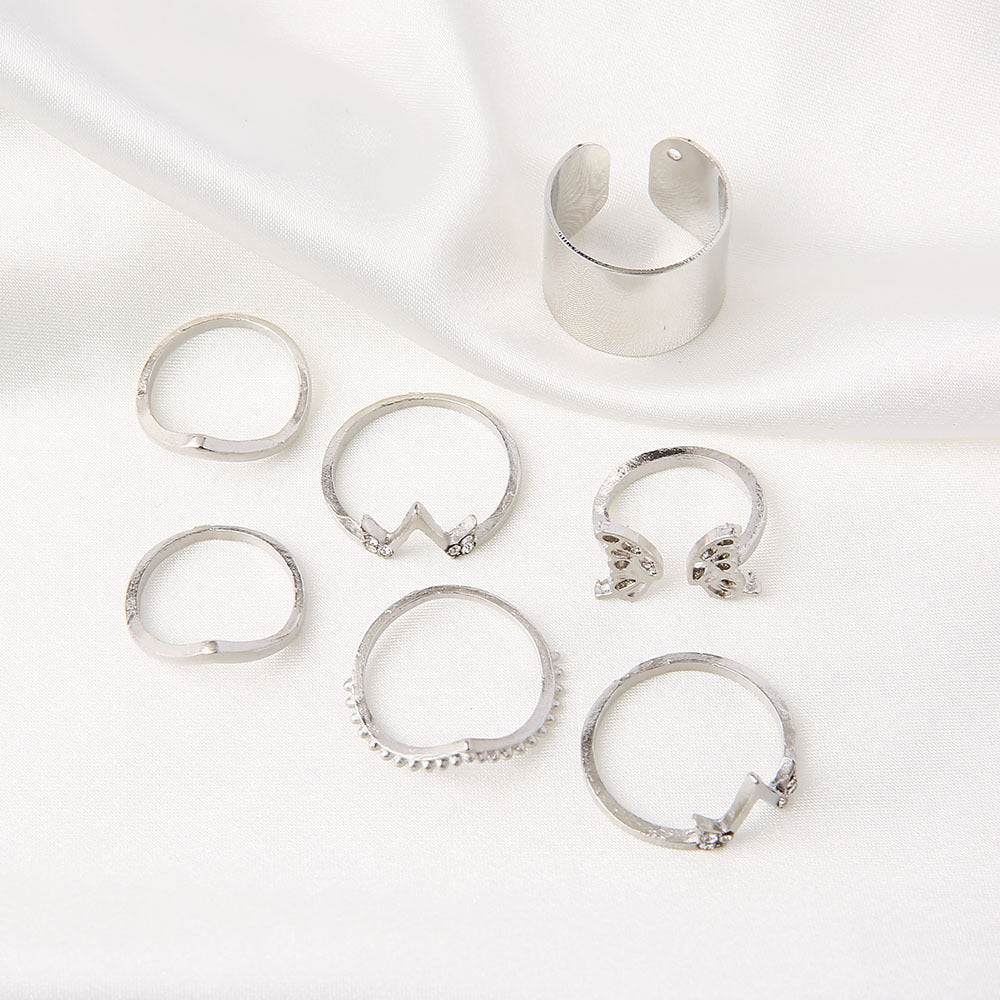 Beautiful Silver Set with Unique Style