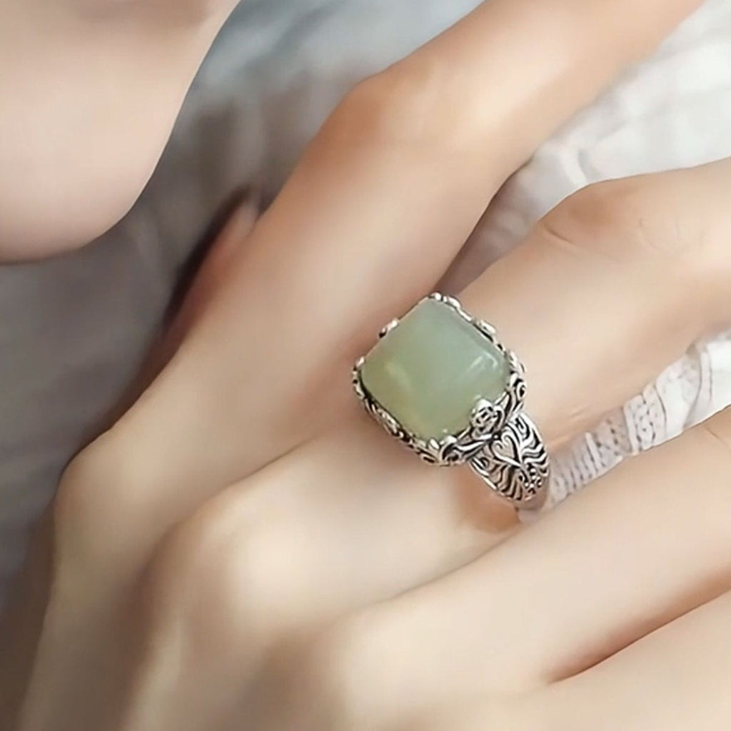 Classic Silver Ring with Timeless Appeal