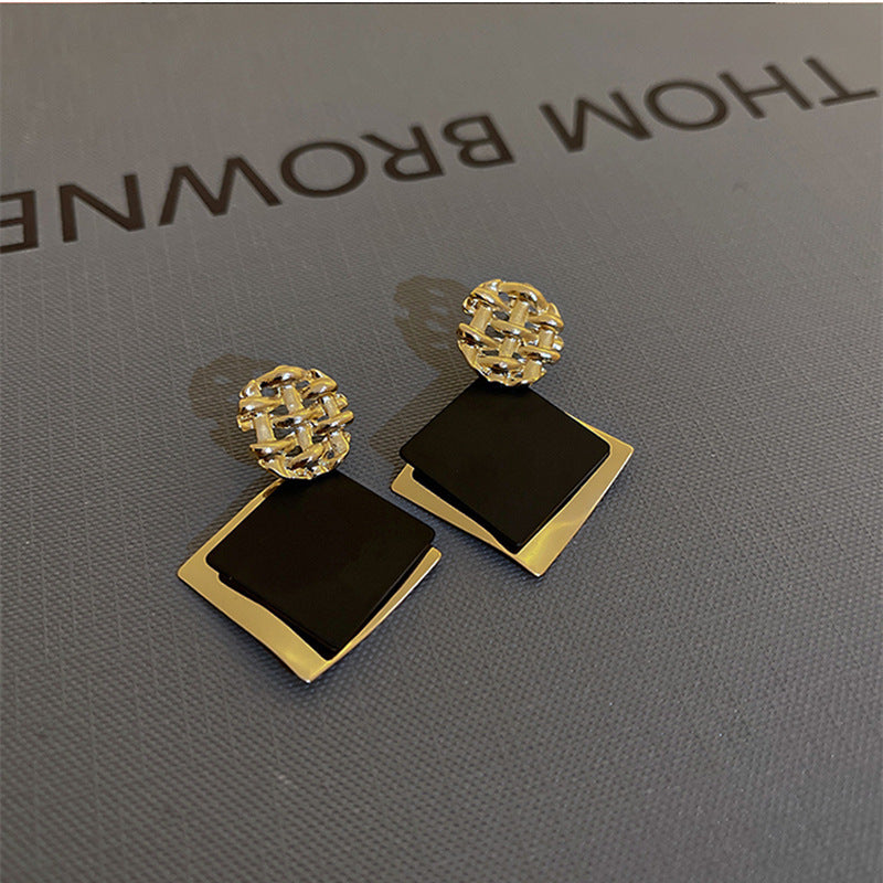 Classic Earring with Timeless Appeal