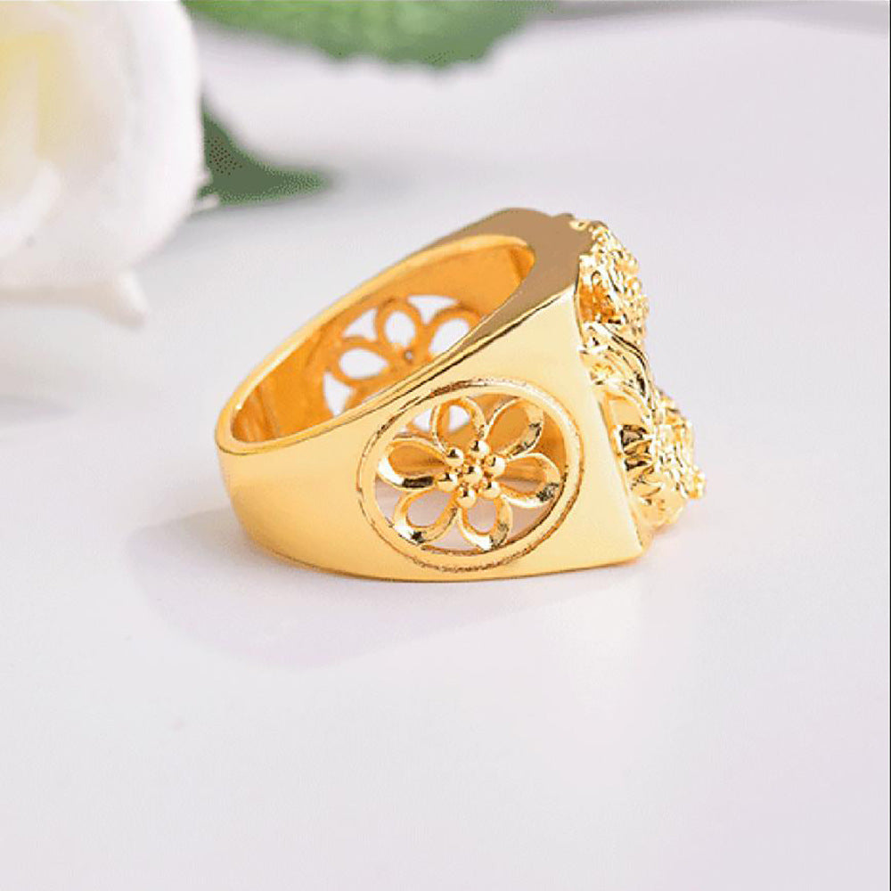 Stunning Gold Ring for Daily Wear