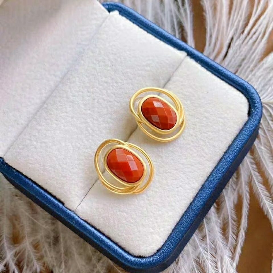 Stunning Gold Earring for Daily Wear