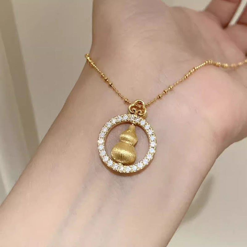Charming Gold Necklace for Any Occasion