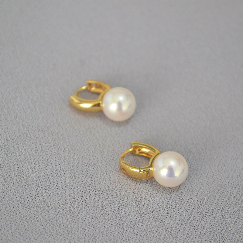 Beautiful Gold Earring with Unique Style