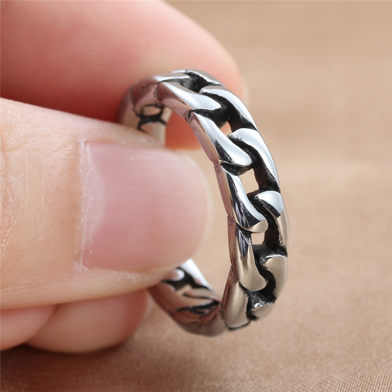 Classic Chain with Timeless Appeal