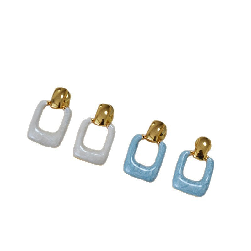 Stunning Gold Earring for Daily Wear