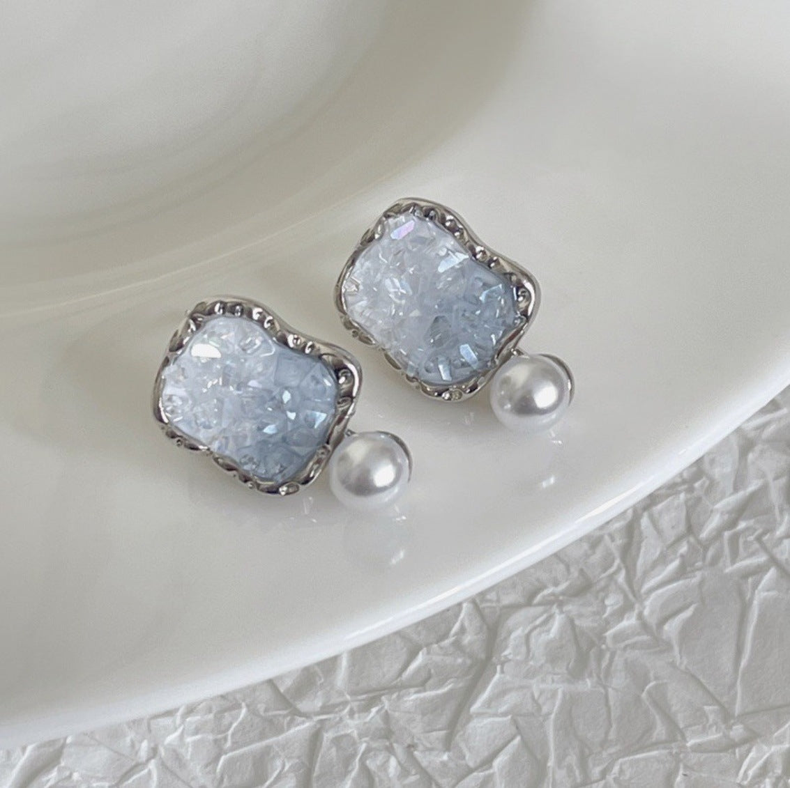 Classic Pearl Earring with Timeless Appeal