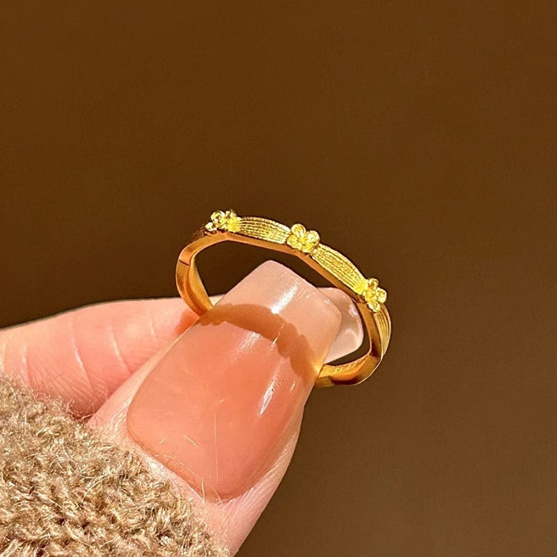 Charming Gold Ring for Any Occasion