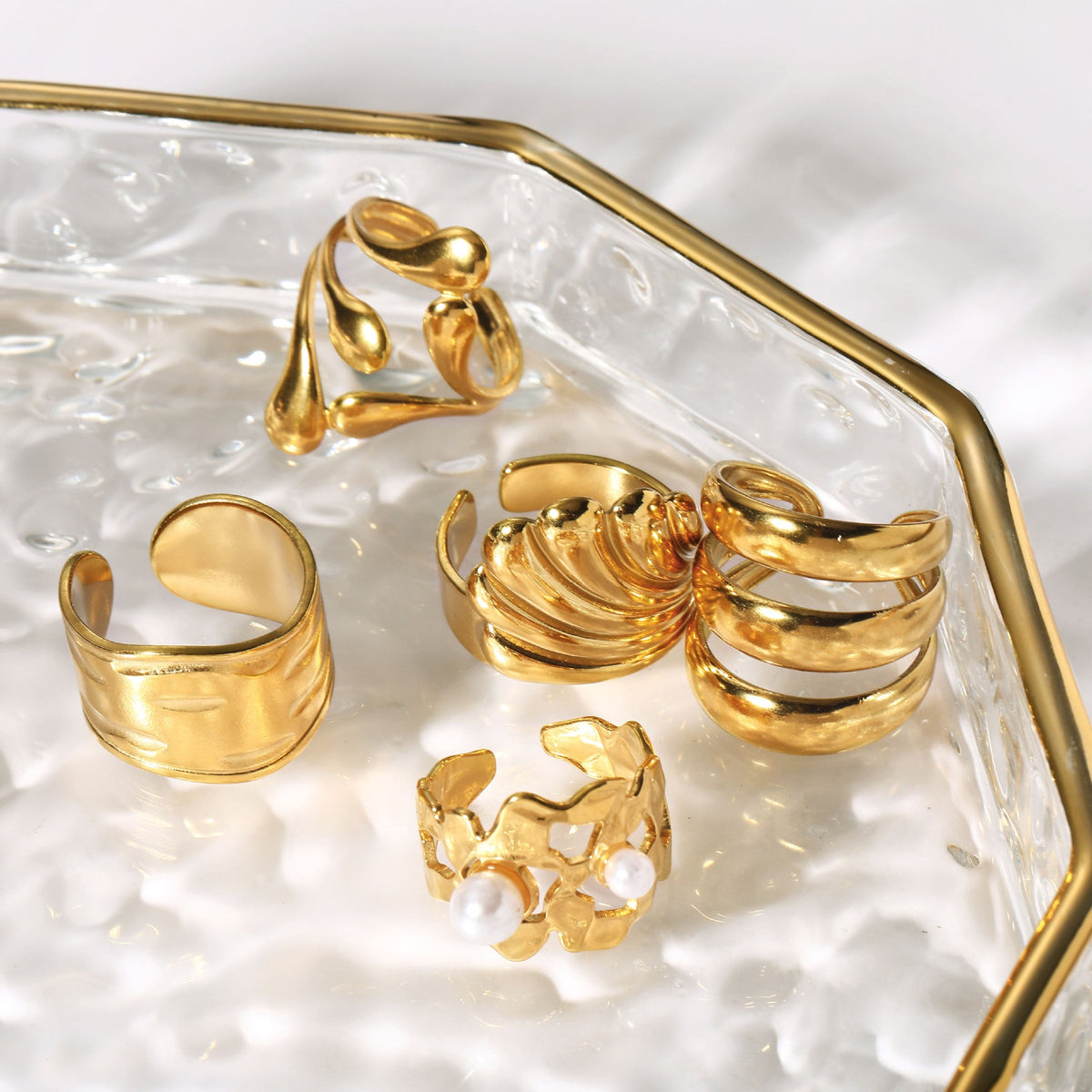 Stunning Gold Bracelet for Daily Wear