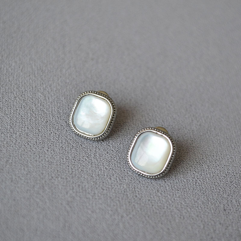 Beautiful Silver Earring with Unique Style