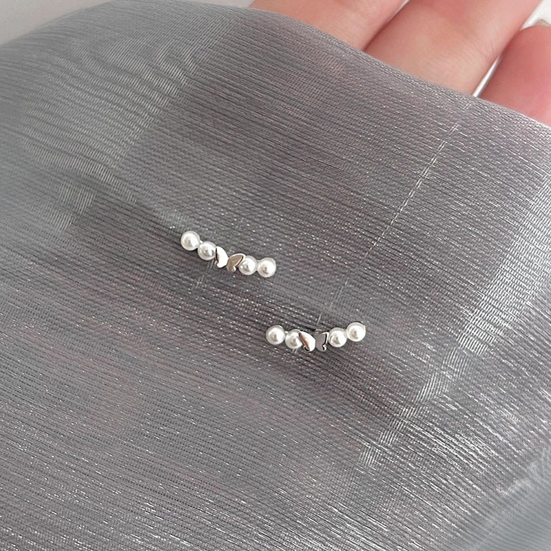 Classic Pearl Earring with Timeless Appeal