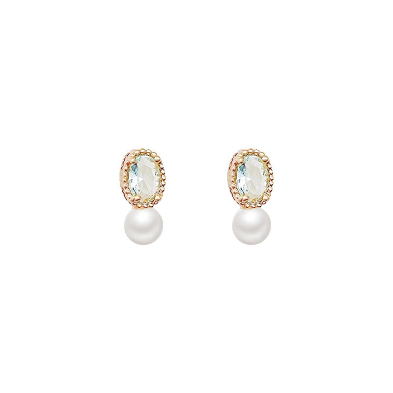 Beautiful Pearl Earring with Unique Style