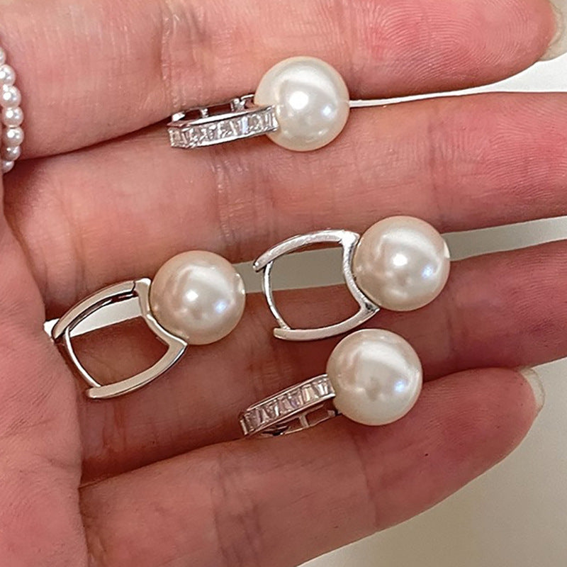 Romantic Pearl Earring for Special Moments