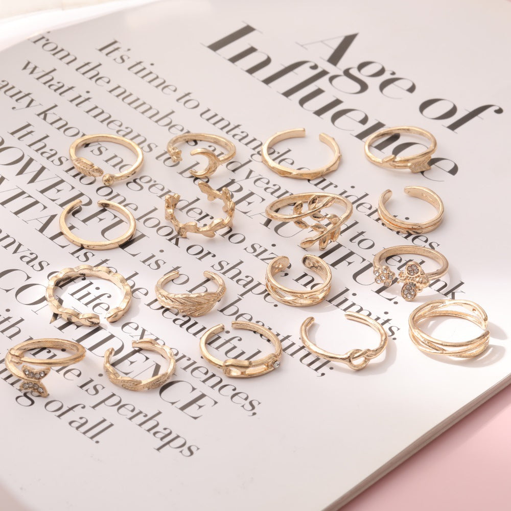 Romantic Gold Bracelet for Special Moments