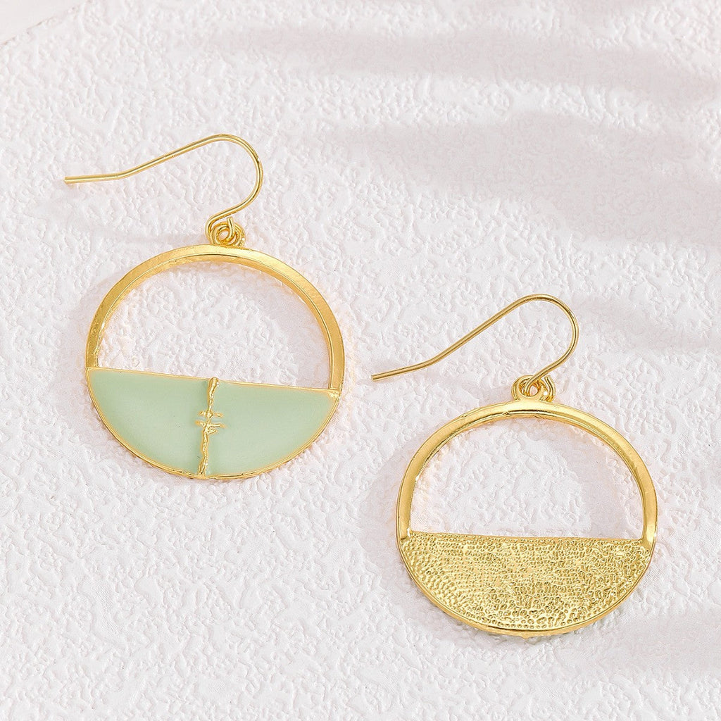 Charming Earring for Any Occasion