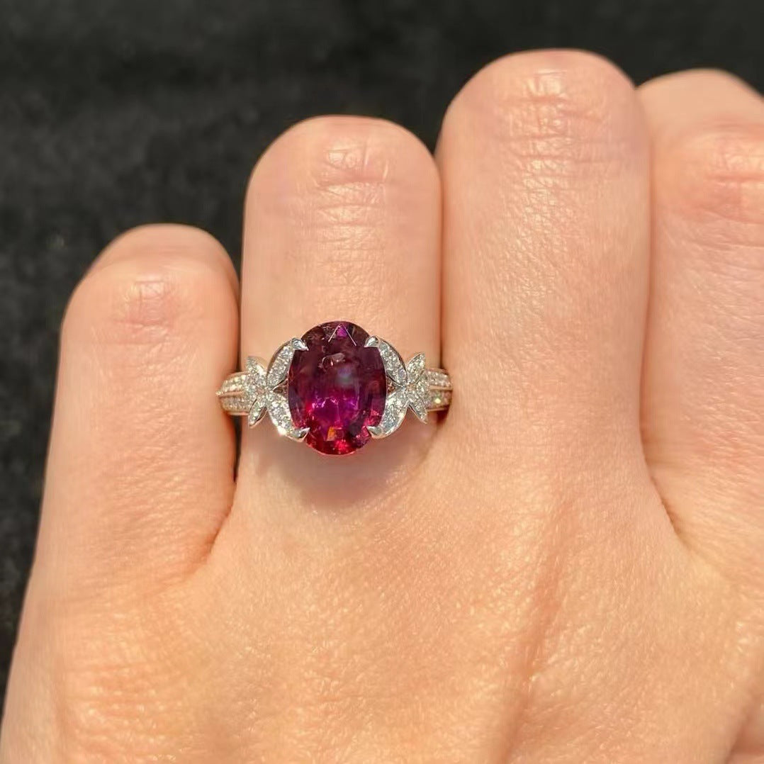 Classic Silver Ring with Timeless Appeal