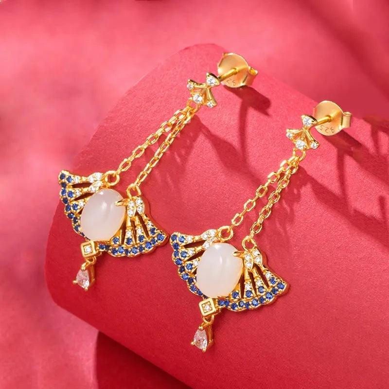 Classic Silver Necklace with Timeless Appeal