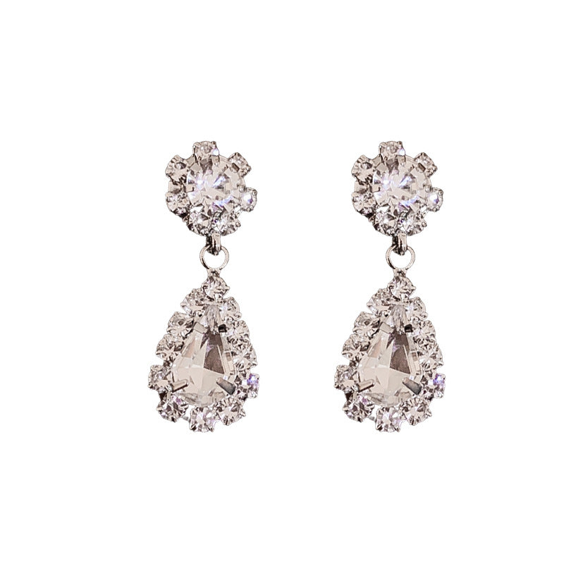 Charming Earring for Any Occasion