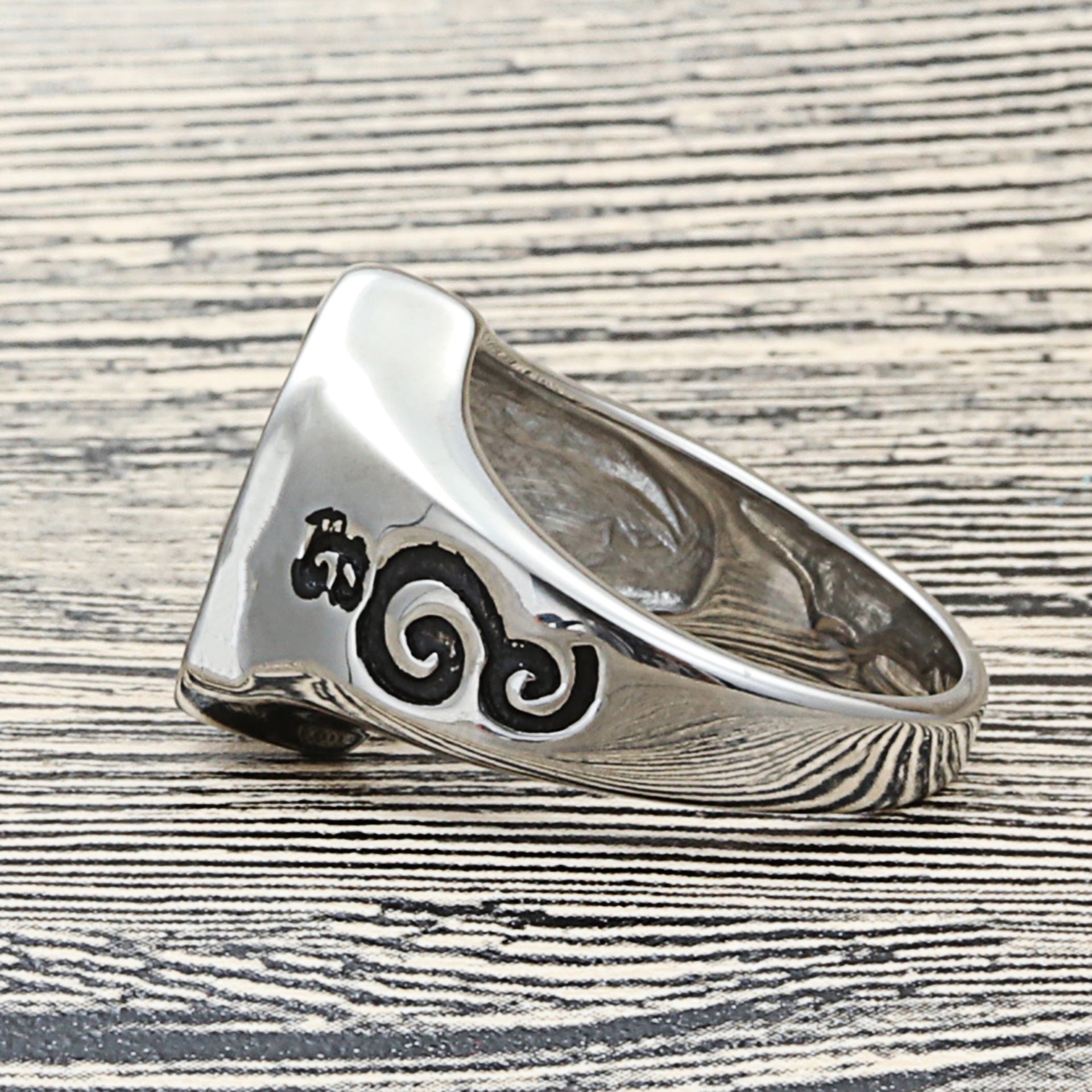 Beautiful Ring with Unique Style