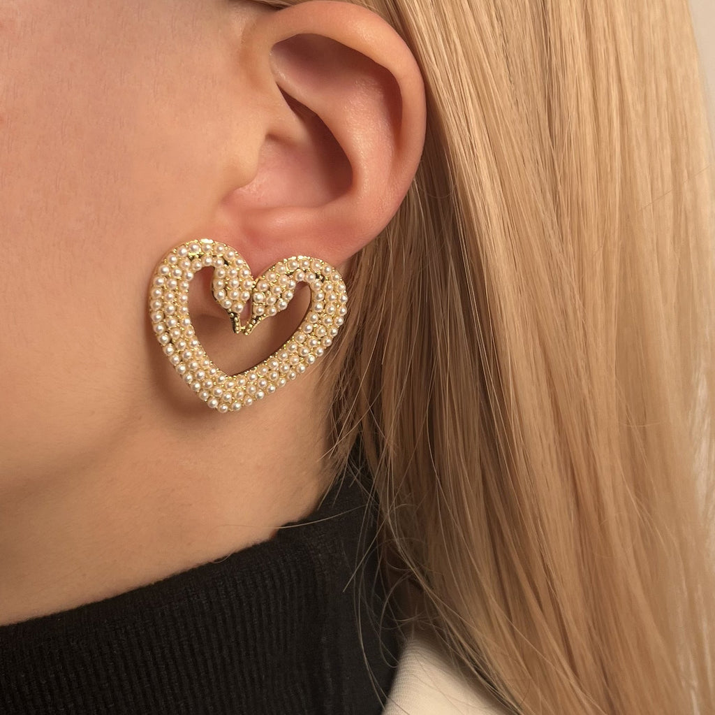 Romantic Pearl Earring for Special Moments