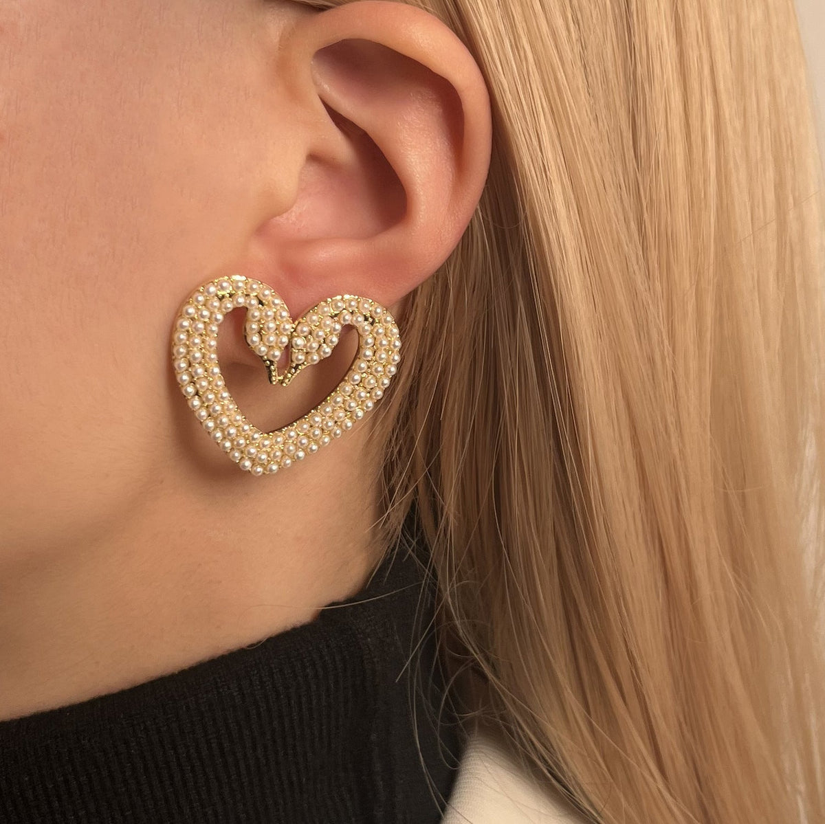 Romantic Pearl Earring for Special Moments