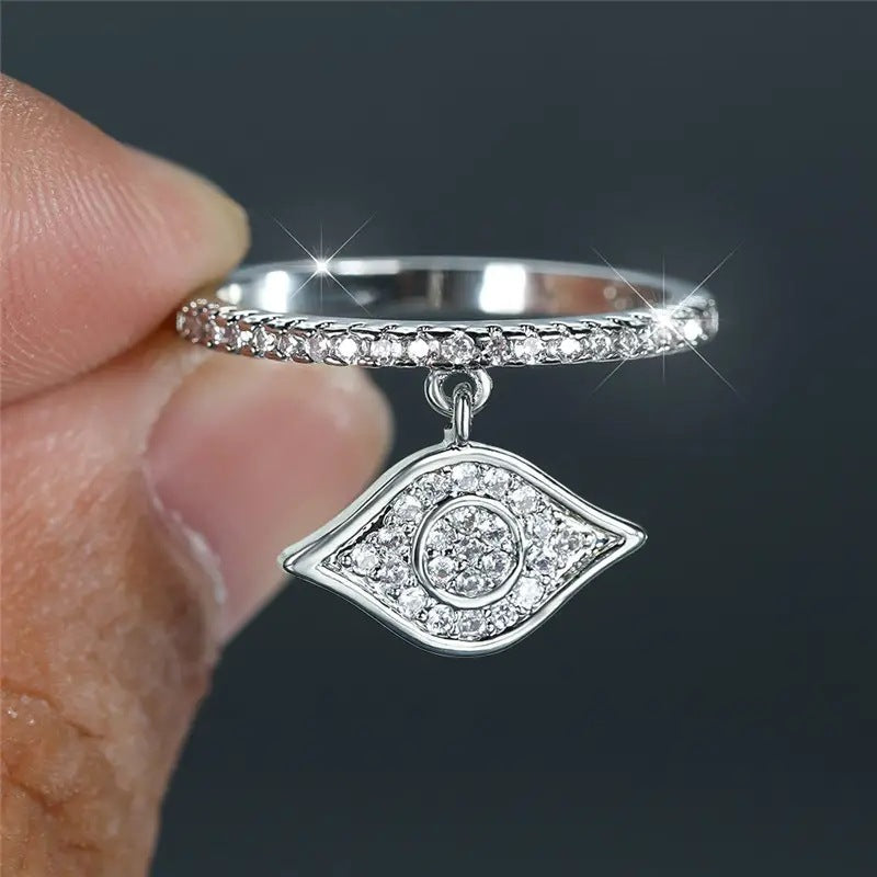 Charming Pendant for Any Occasion