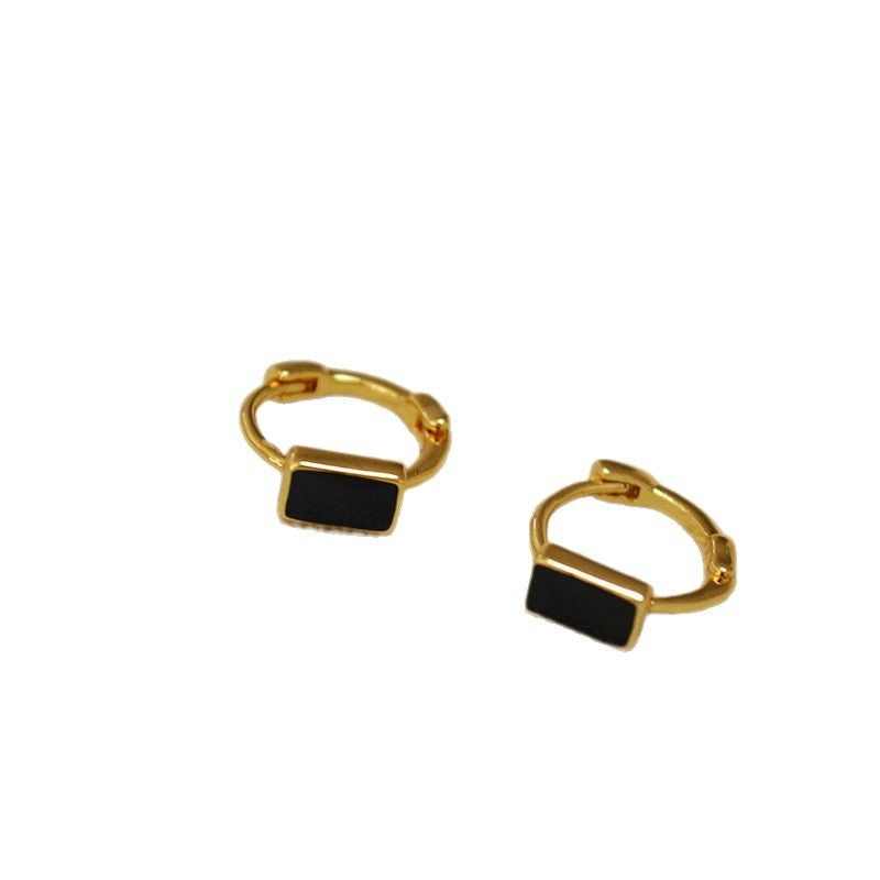 Elegant Gold Earring for Every Occasion