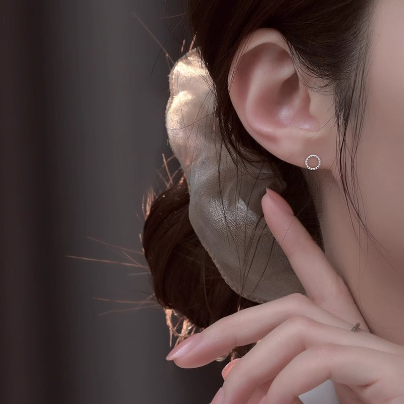 Charming Earring for Any Occasion