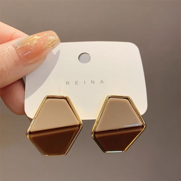 Beautiful Earring with Unique Style