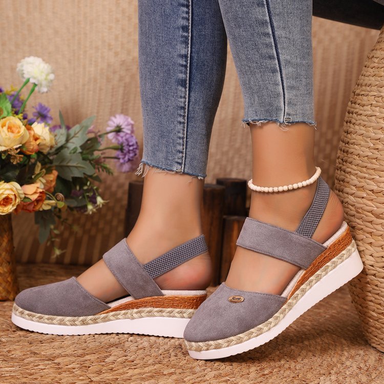 Chic Orthopedic Sandals with Unique Design