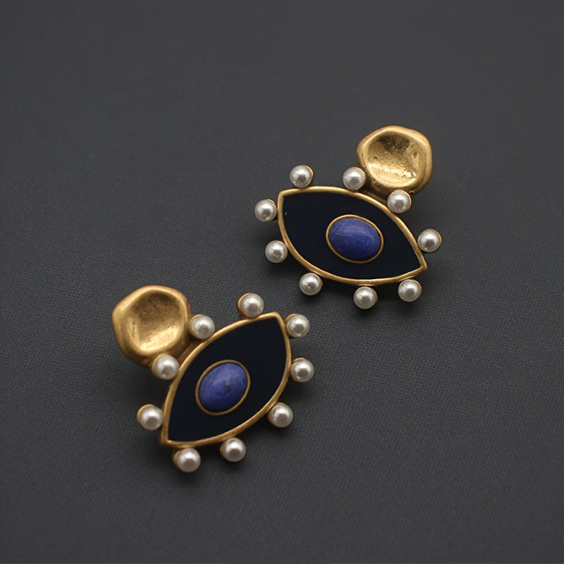 Classic Pearl Earring with Timeless Appeal
