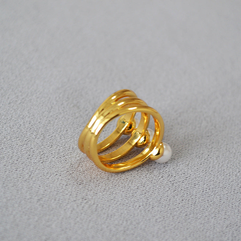 Classic Gold Ring with Timeless Appeal