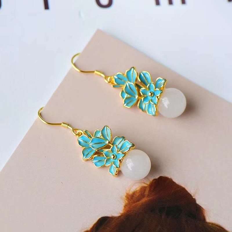Beautiful Silver Earring with Unique Style