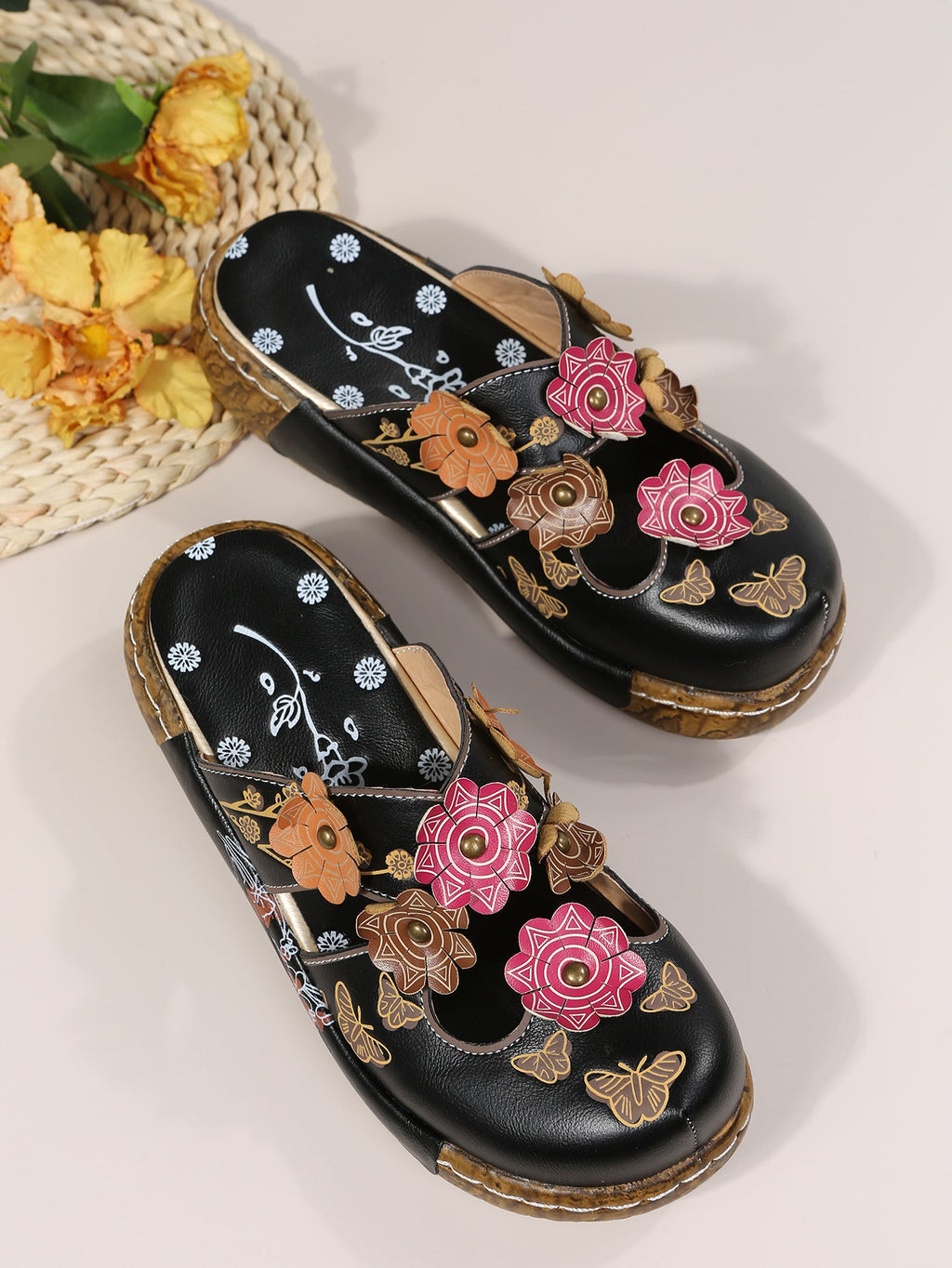 Graceful Orthopedic Sandals for Modern Look