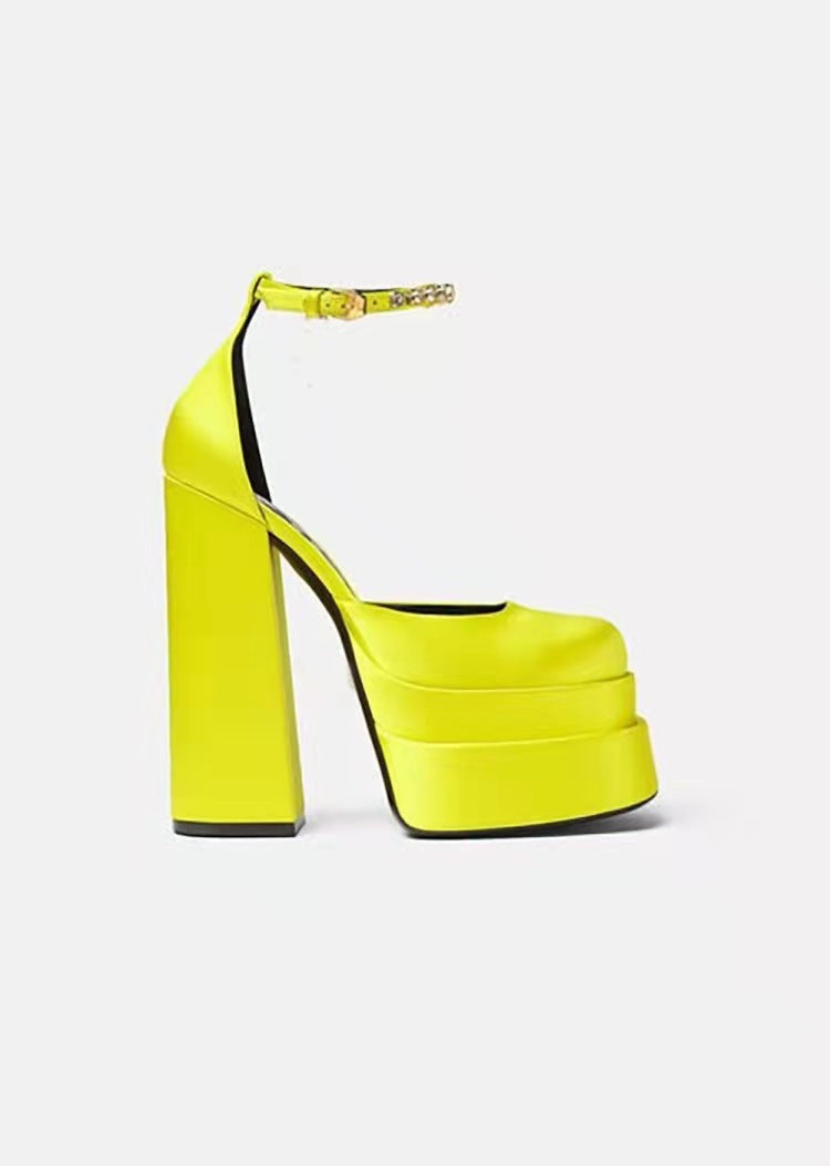 Chic Orthopedic Sandals with Unique Design