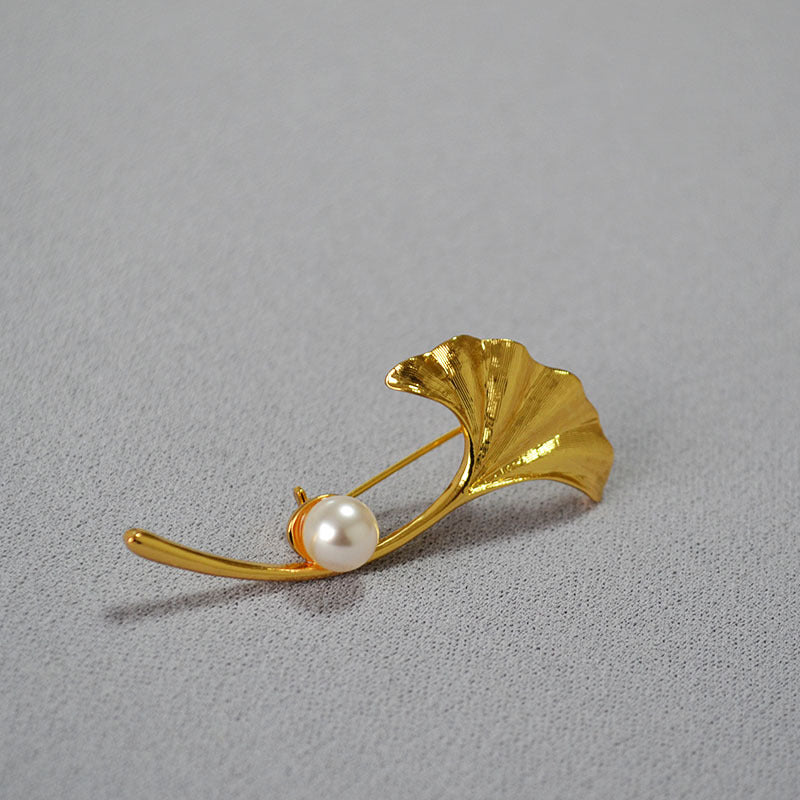Classic Gold Piece with Timeless Appeal