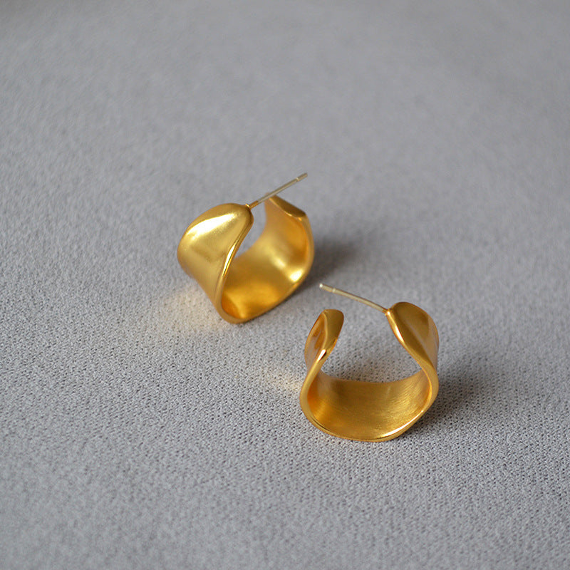 Elegant Gold Earring for Every Occasion