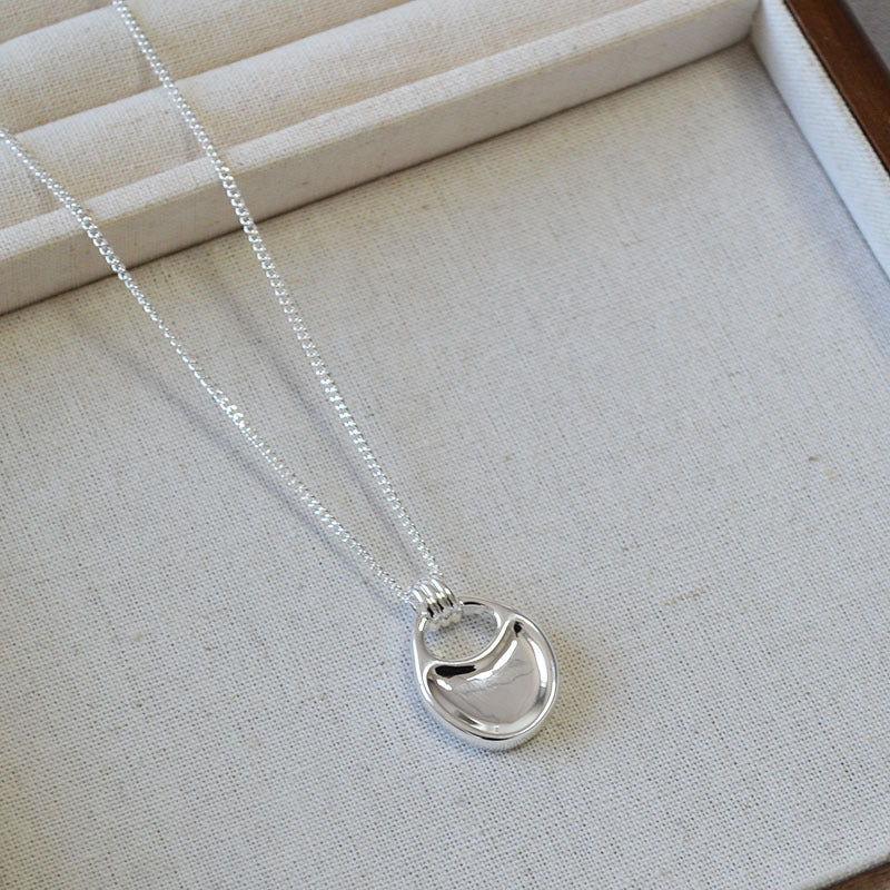 Classic Silver Necklace with Timeless Appeal