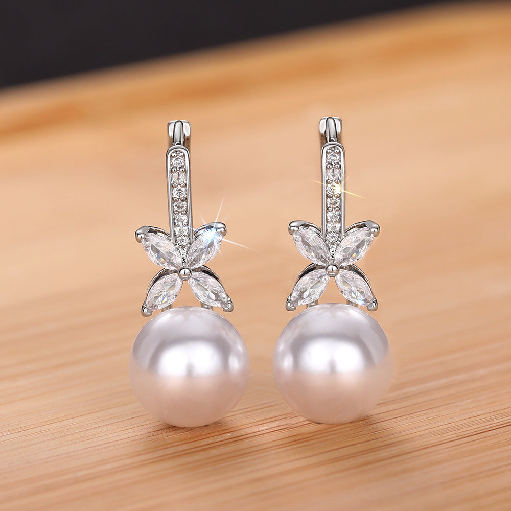 Classic Pearl Earring with Timeless Appeal