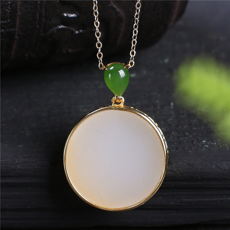 Romantic Silver Necklace for Special Moments