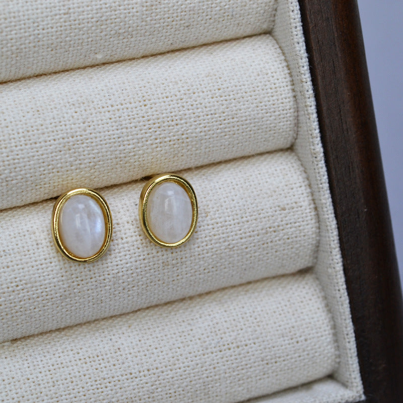 Stunning Gold Earring for Daily Wear
