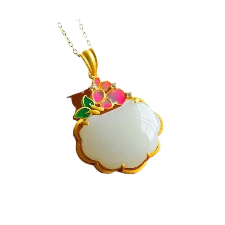 Charming Silver Pendant for Any Occasion