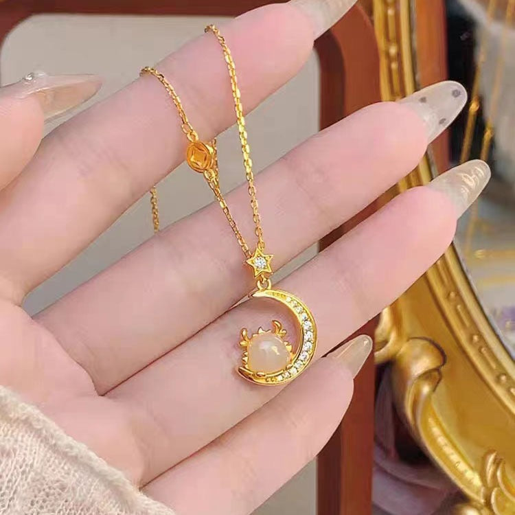 Beautiful Silver Necklace with Unique Style