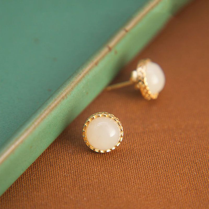 Romantic Silver Earring for Special Moments