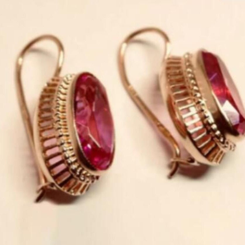 Stunning Gold Earring for Daily Wear
