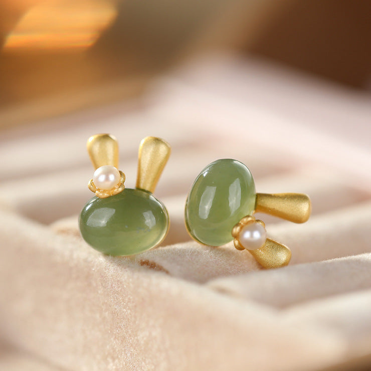 Charming Gold Earring for Any Occasion
