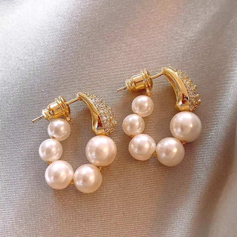 Beautiful Pearl Earring with Unique Style