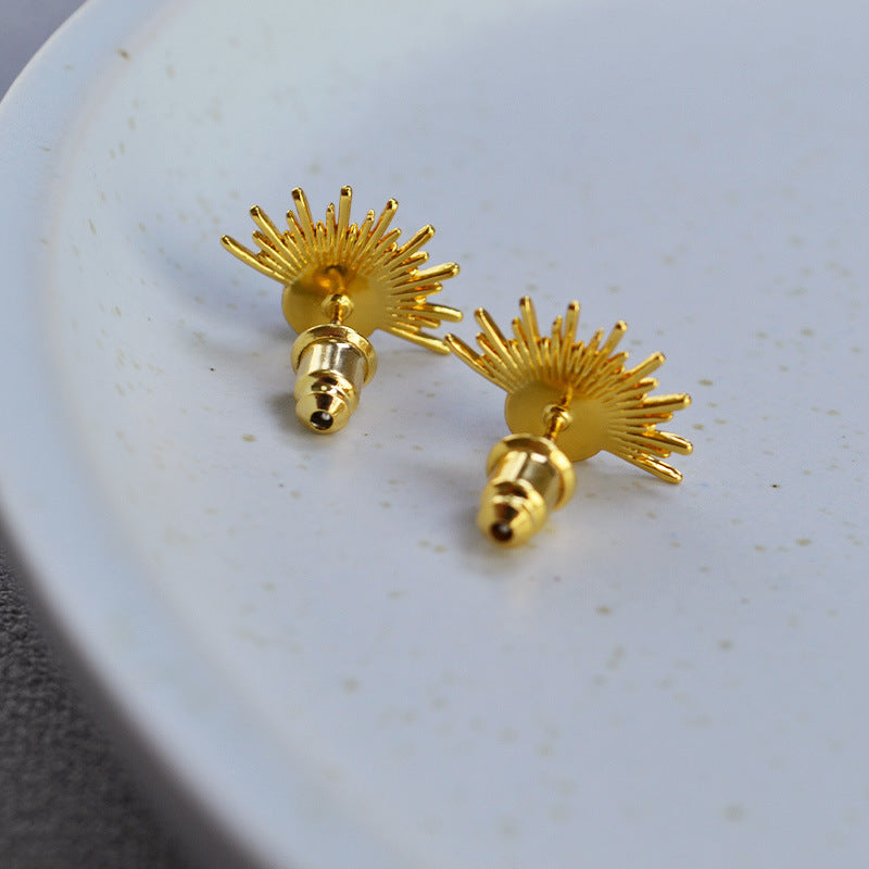 Charming Gold Earring for Any Occasion