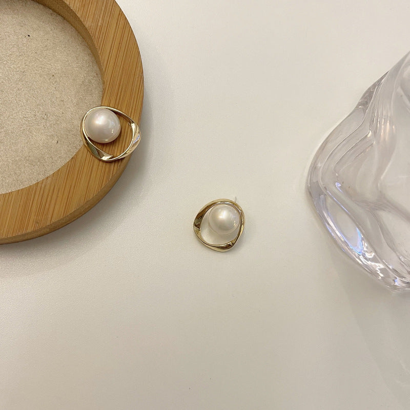 Charming Pearl Earring for Any Occasion