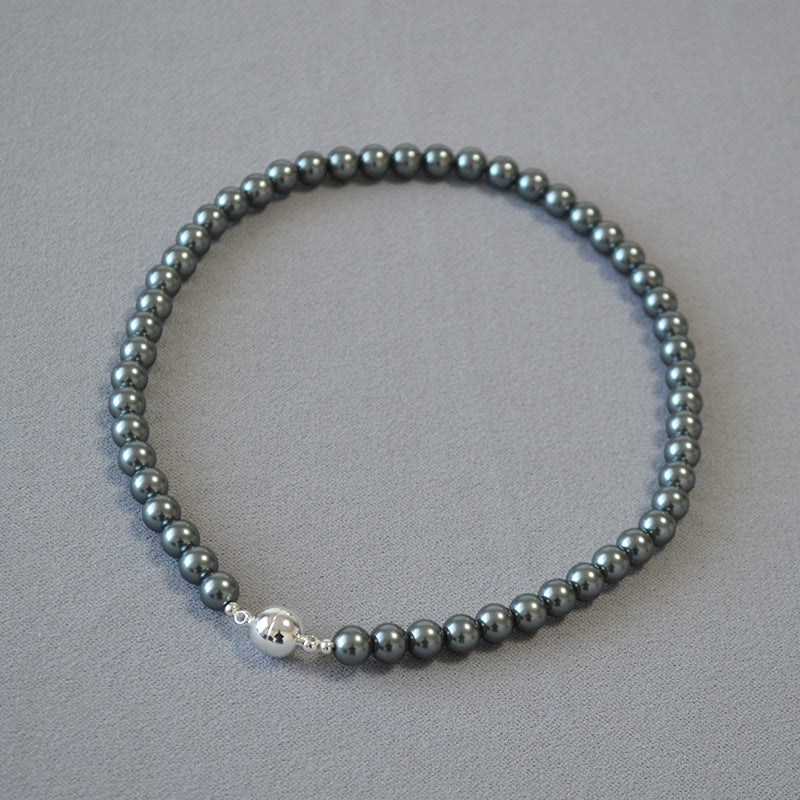Classic Pearl Necklace with Timeless Appeal