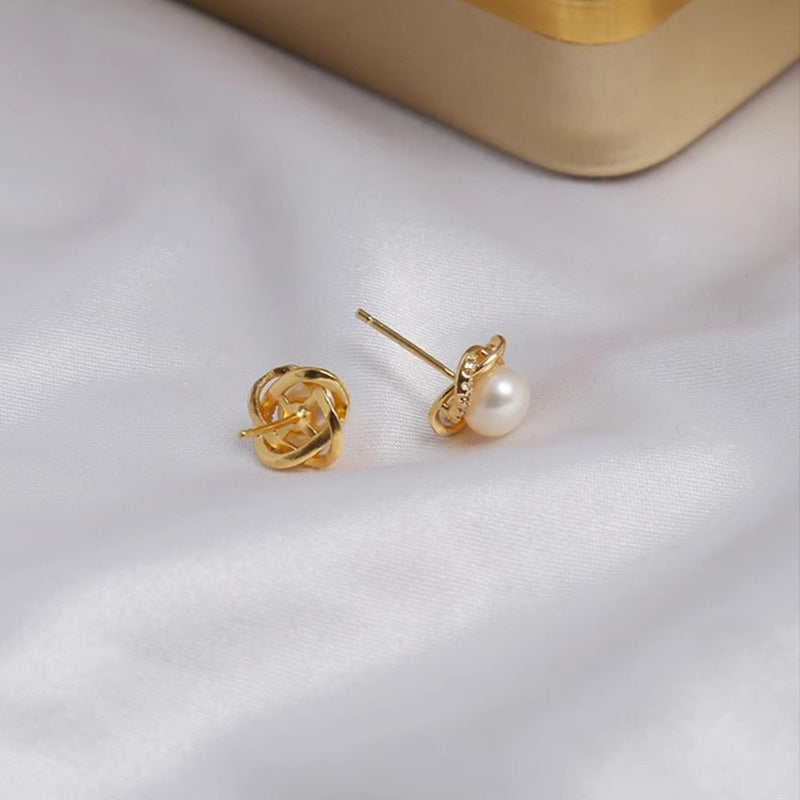 Romantic Pearl Earring for Special Moments